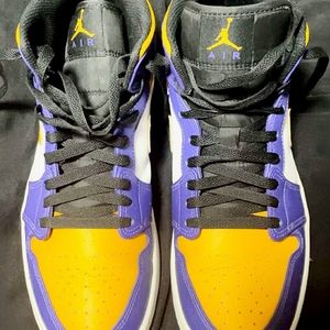 Mens Sz 10.5 Nike Air Jordan 1 Mid "Lakers" Shoes